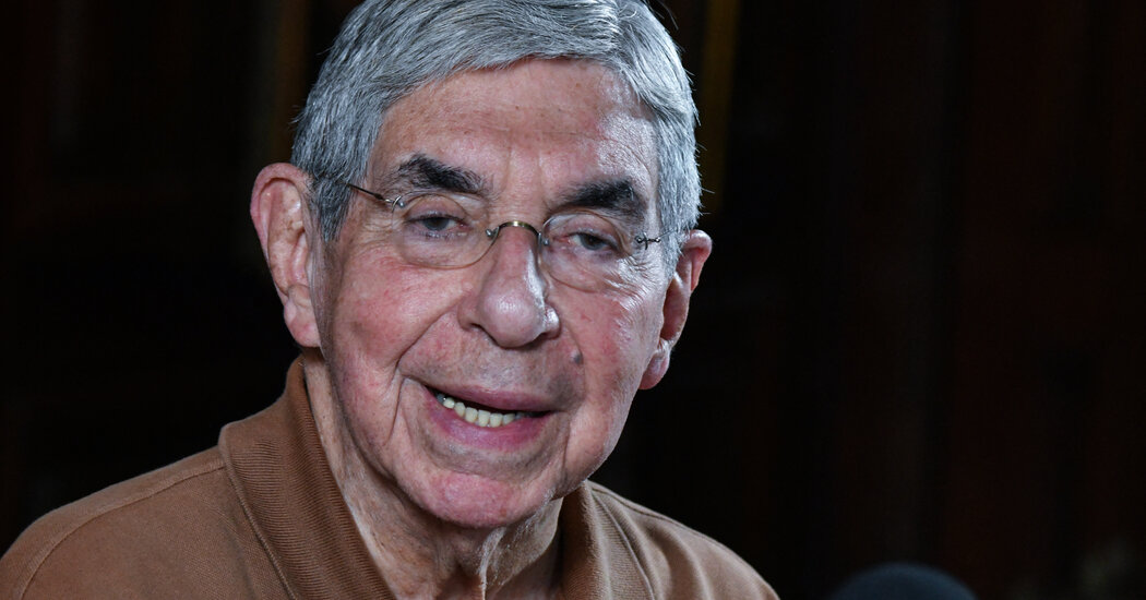 Óscar Arias Criticizes Trump as 'Roman Emperor'